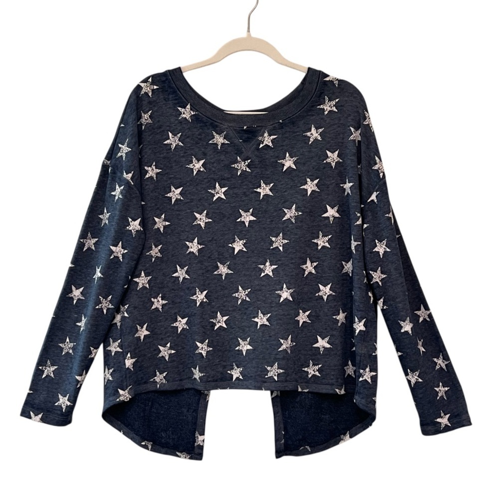 Almost Famous Blue Star Print Split Back Long Sleeve Top NWT Size Large